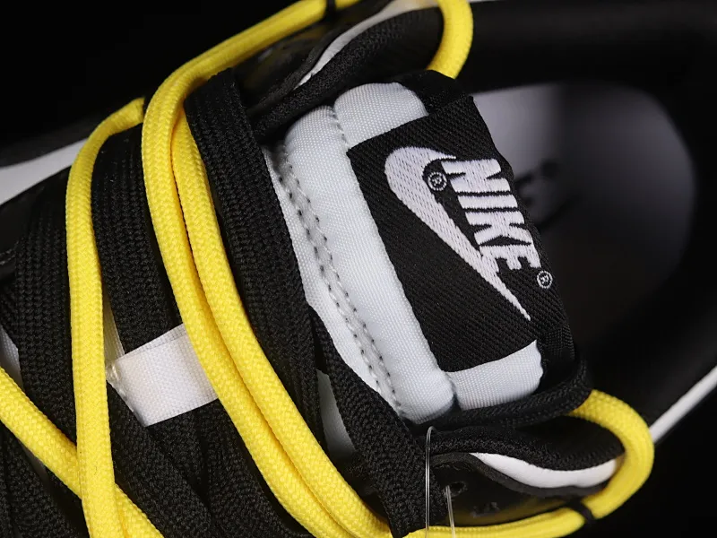 All Categories Nk SB Dunk Series Nk SB Dunk Low Low-top sneakers Nk Dunk Low Black and White Panda Code Customized version of deconstructed strap casual sneakers DD1391-100